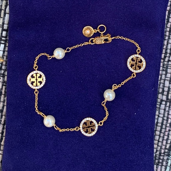NWOT Tory Burch Delicate Logo Bracelet - Picture 4 of 5
